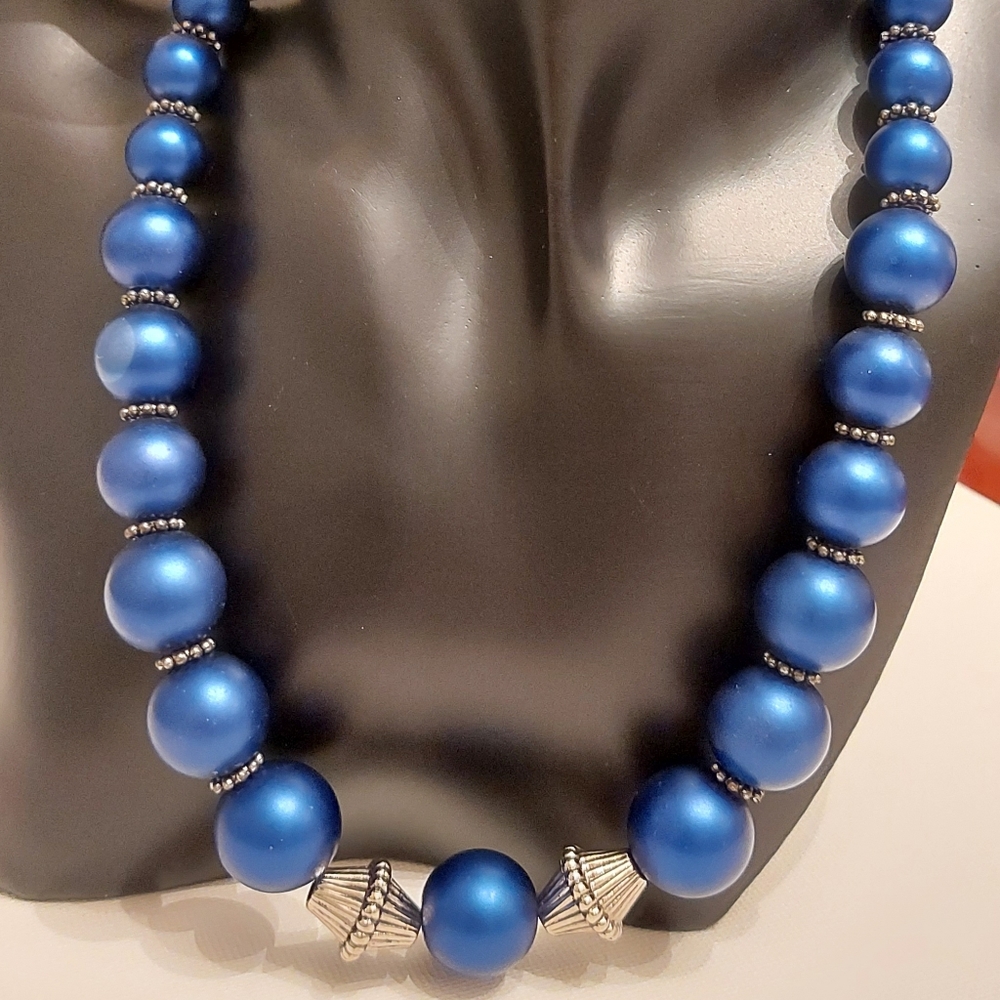 Stunning midnight blue costume necklace